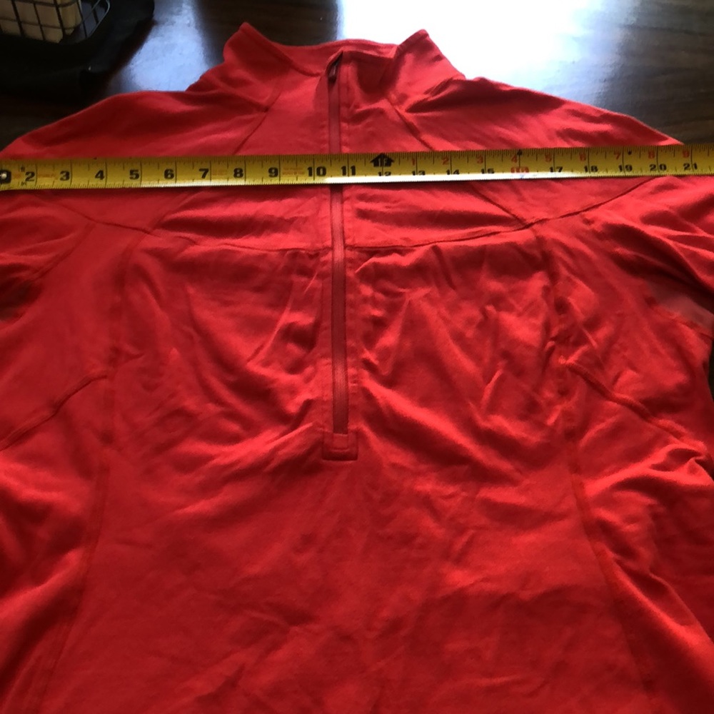 ✨SOLD✨ LULULEMON-EUC 1/2 Zip Sweatshirt/Jacket (L) - Picture 16 of 16
